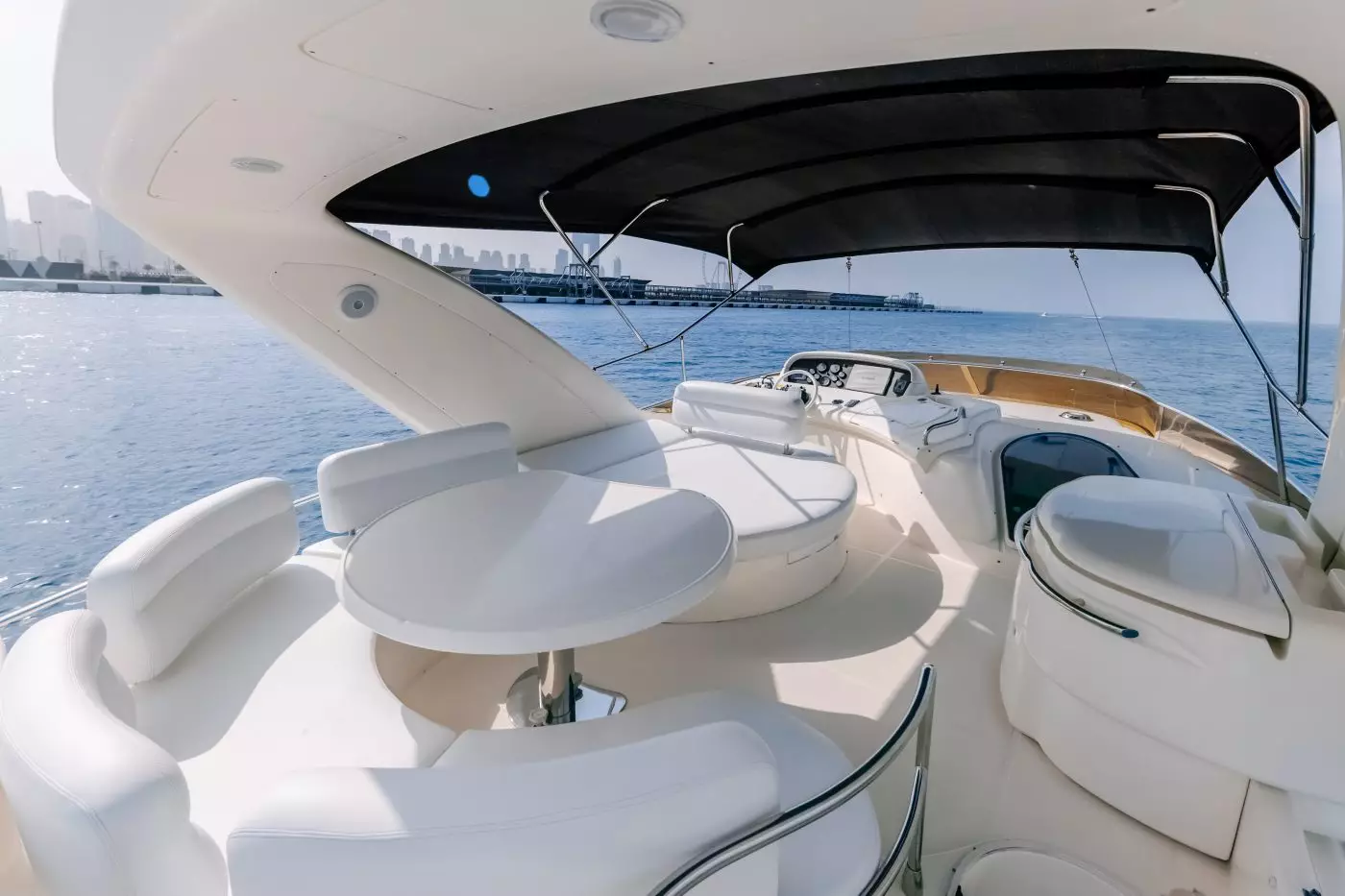 Azimut 68 أميرة