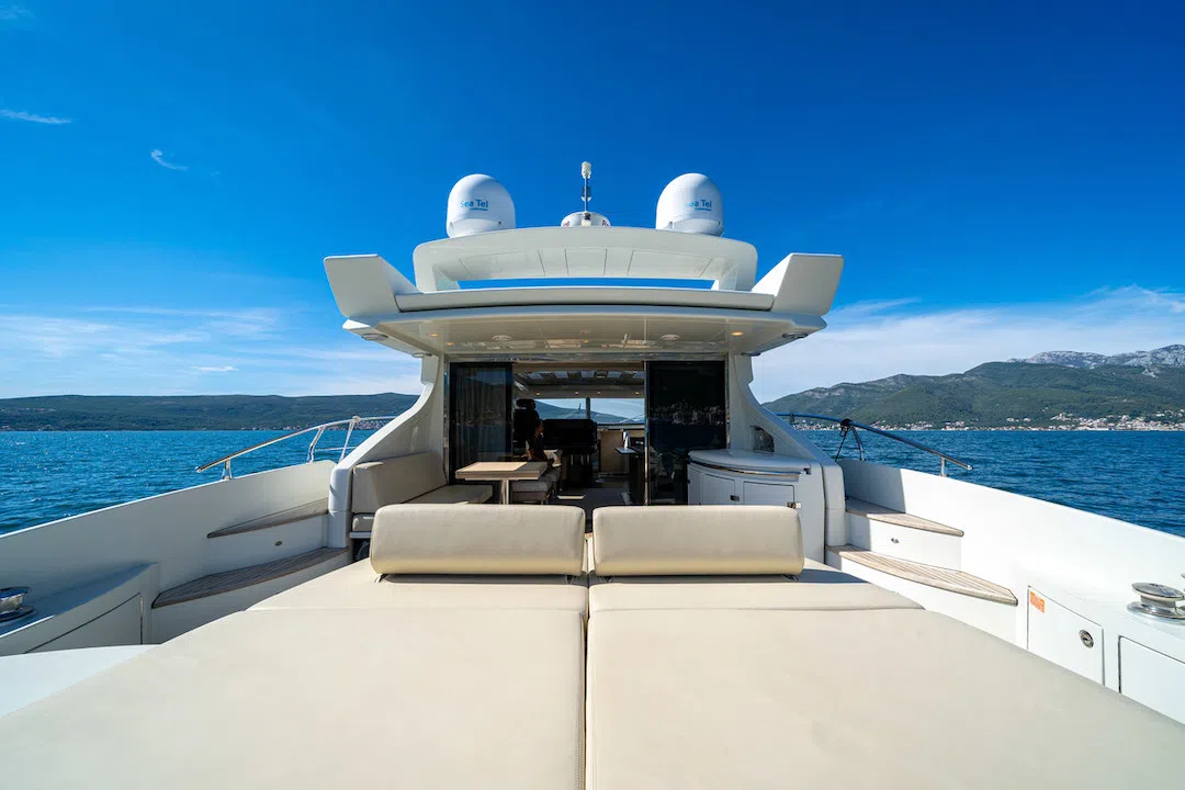 Azimut 68 Sourti