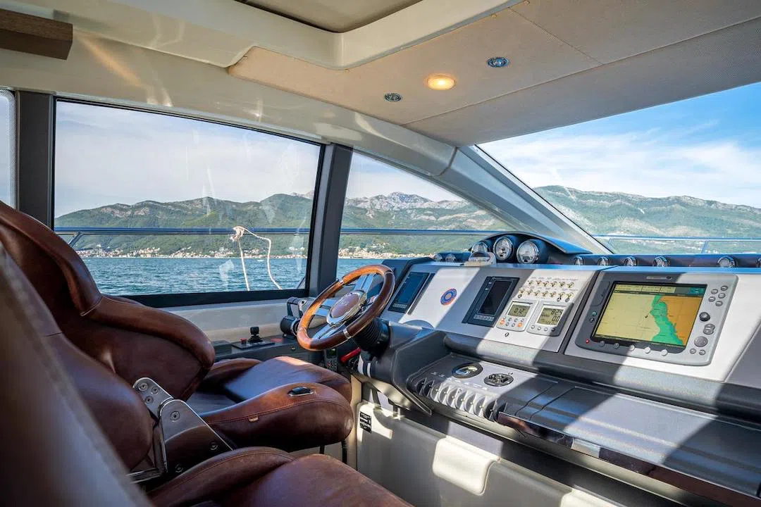 Azimut 68 Sourti