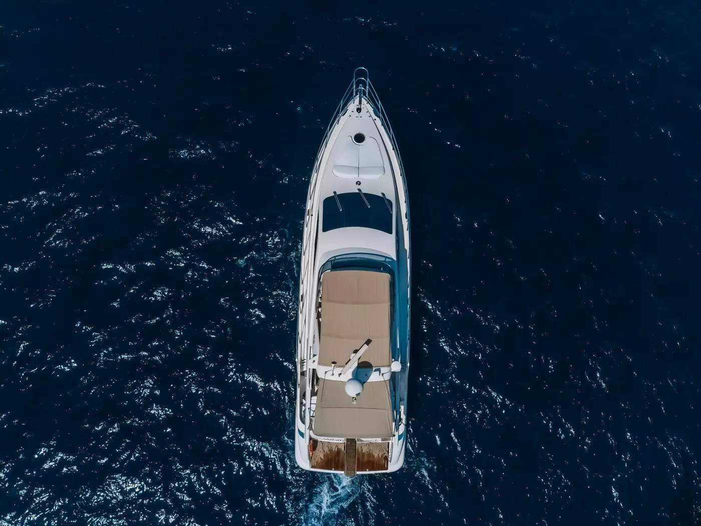 azimut 55 لؤلؤة بيضاء