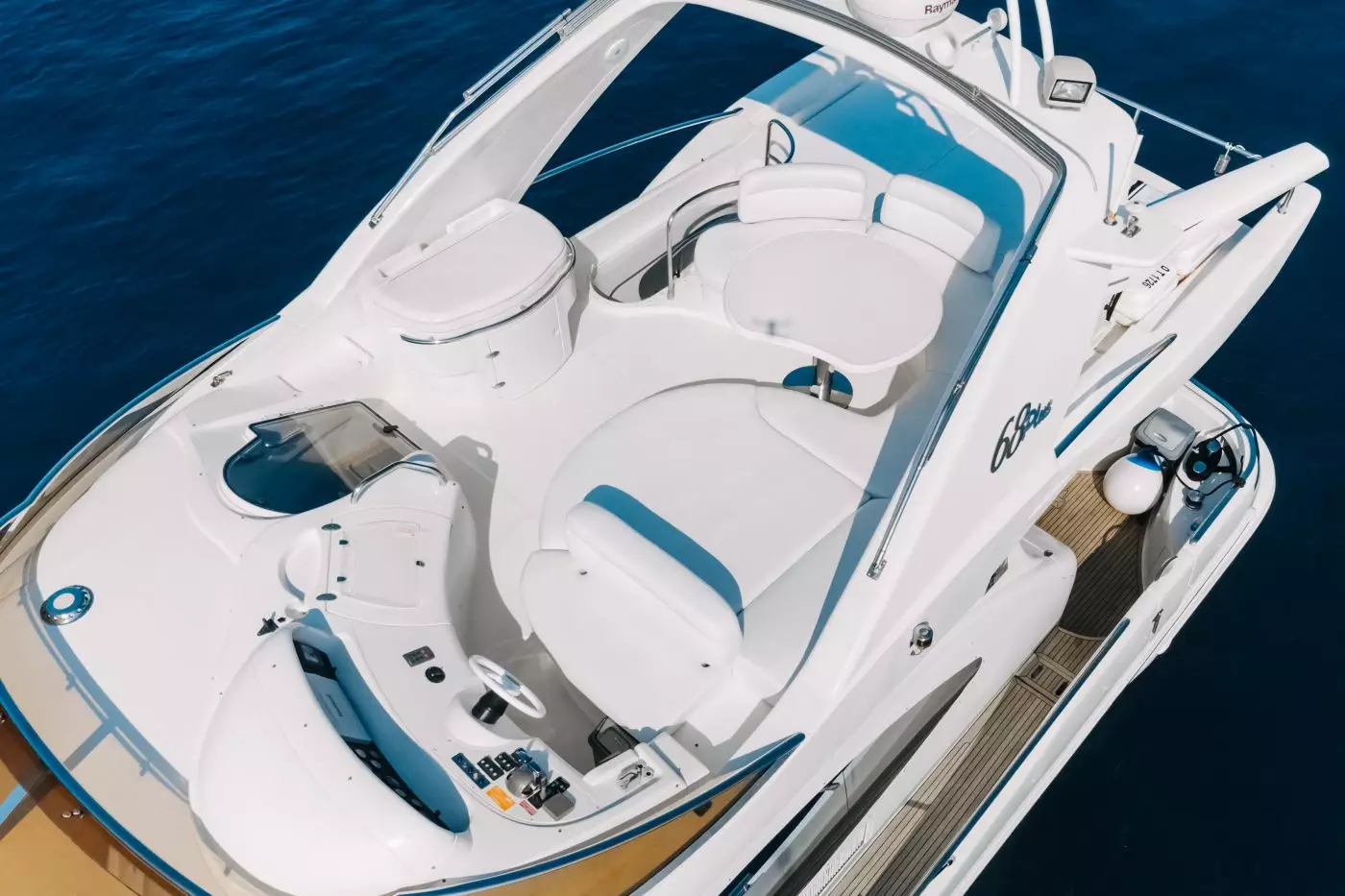 Azimut 68 أميرة