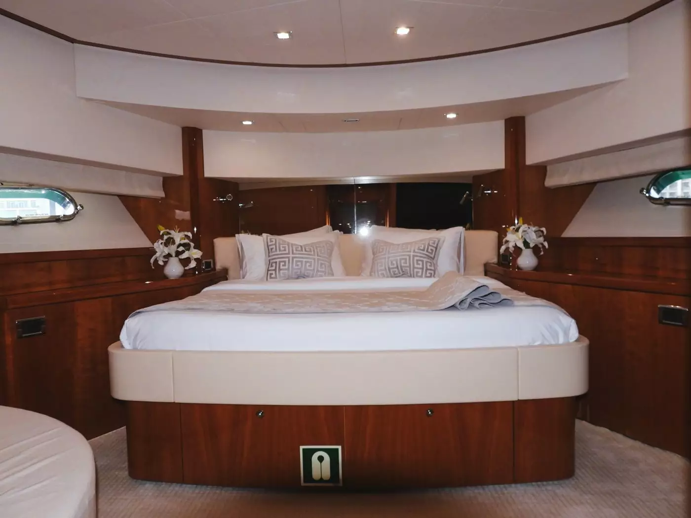 Yacht Sunseeker 90 печально известный