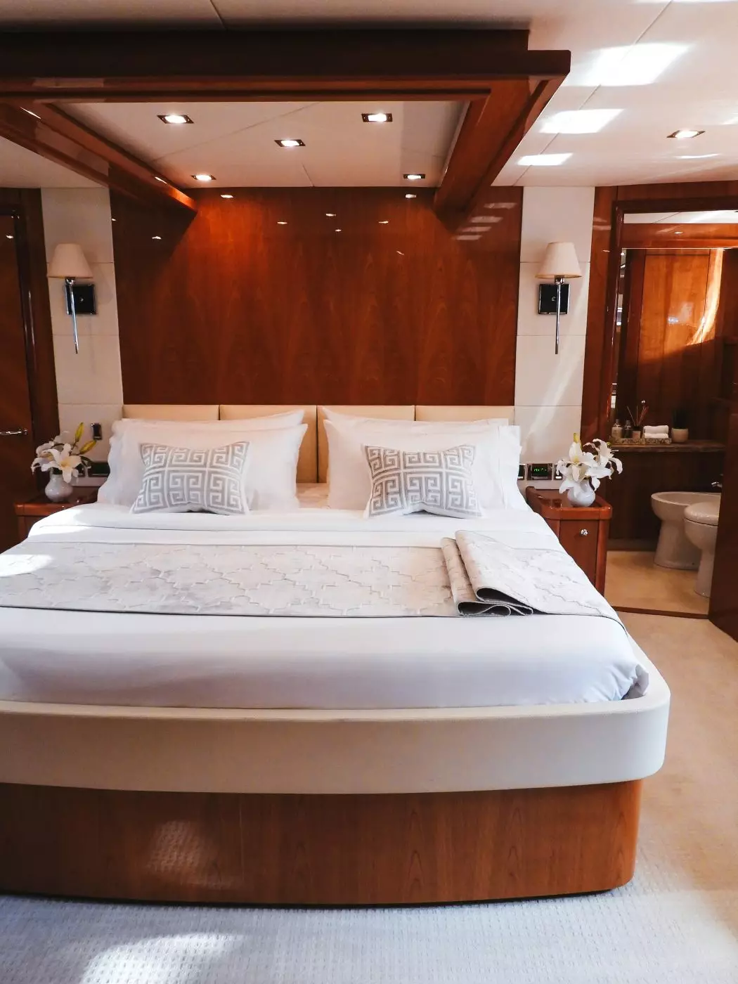 Yacht Sunseeker 90 печально известный