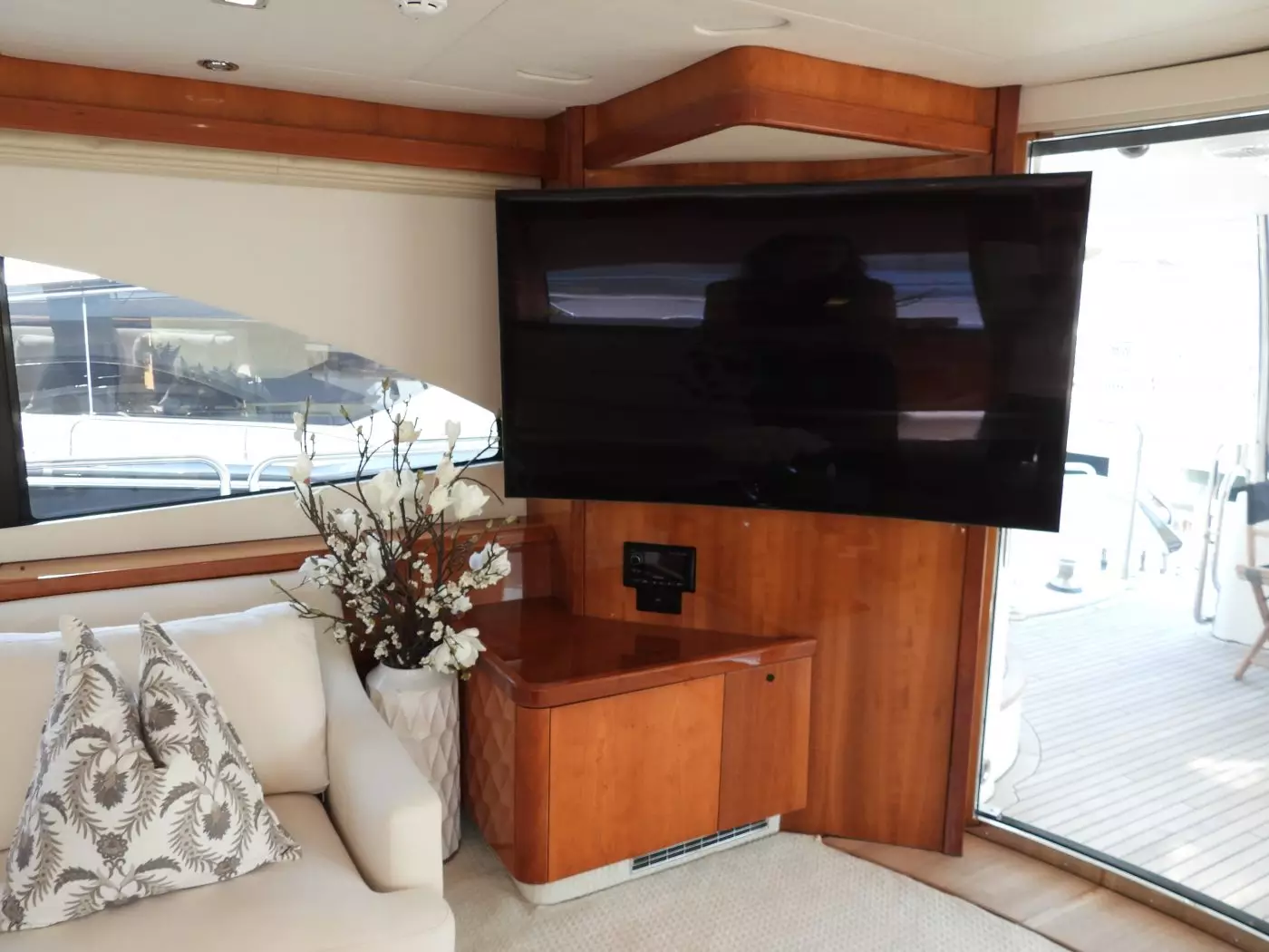 Yacht Sunseeker 90 печально известный