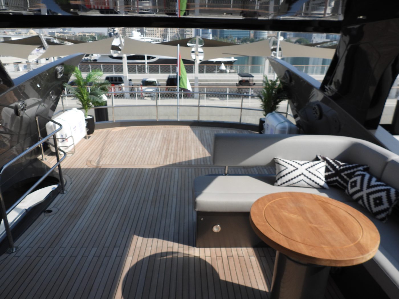 Sunseeker 82 شركة سيئة