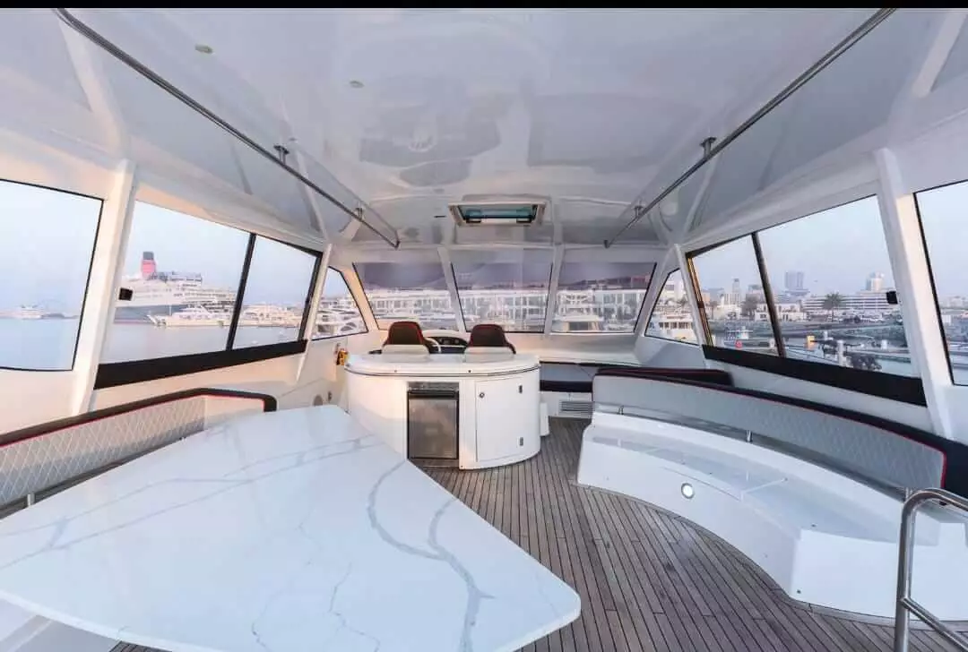 Yacht Sunseeker 90 печально известный