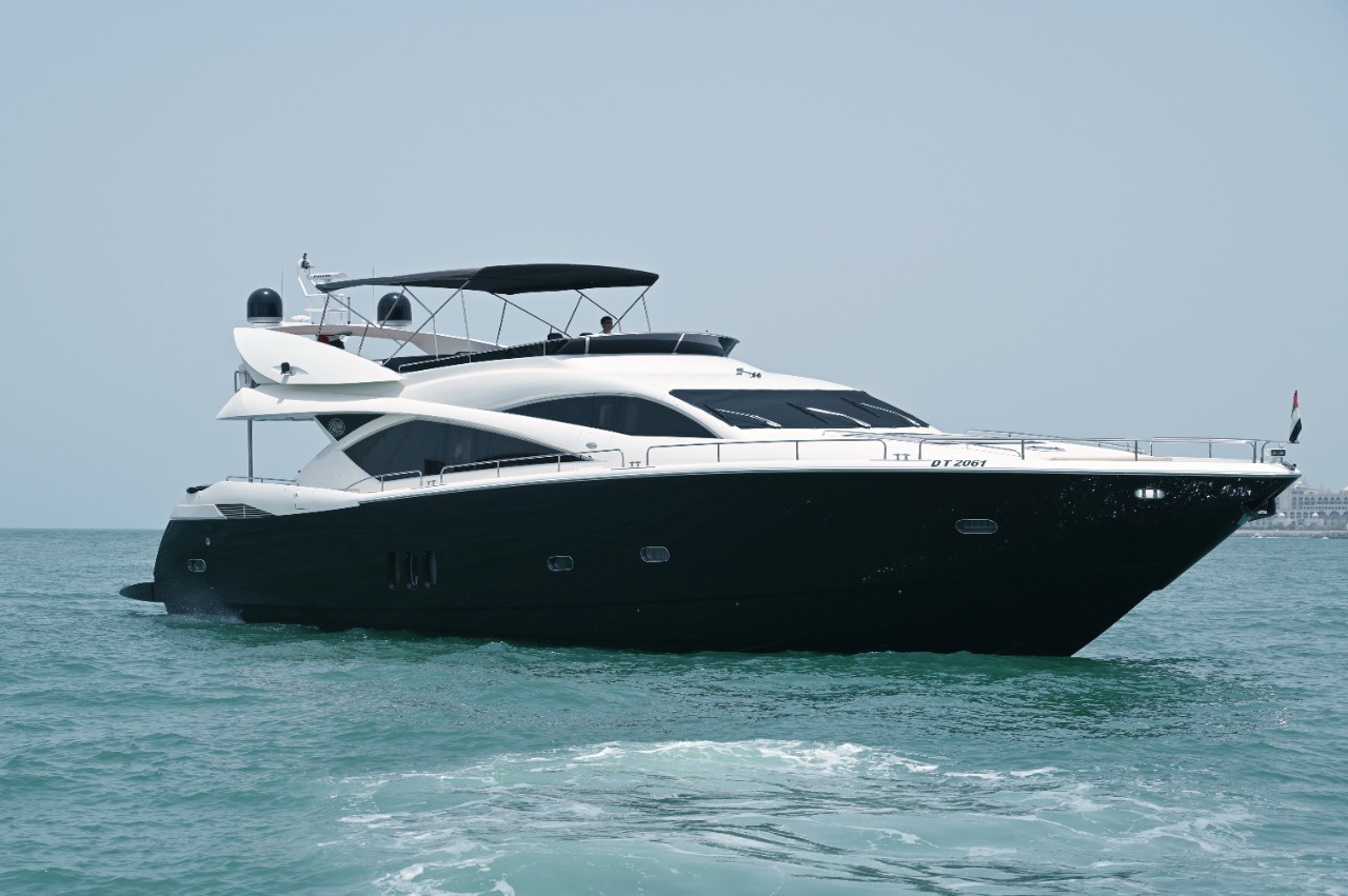 Yacht Sunseeker 90 печально известный