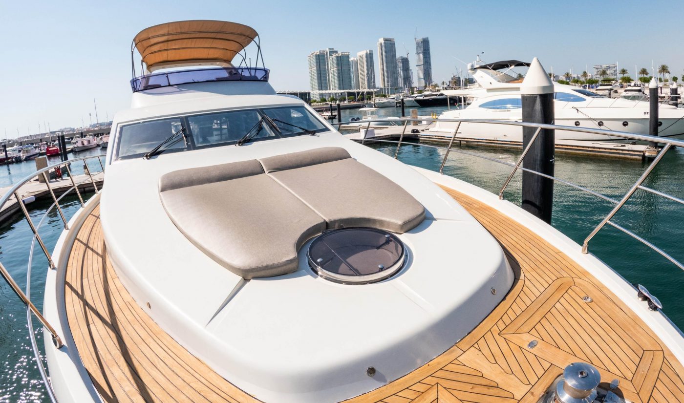 Azimut 62 لانا