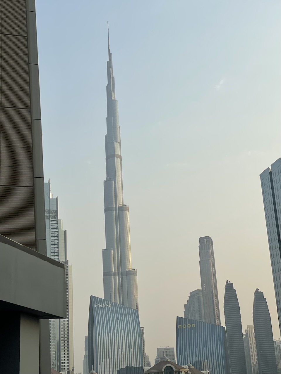 Brunch en yate: Exquisitos viajes culinarios matutinos en Dubái