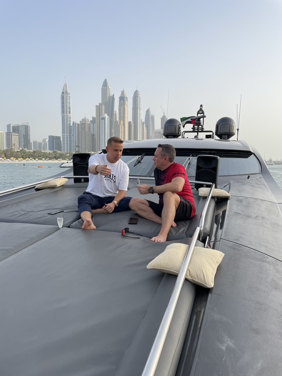 Crucero en yate por la Marina de Dubái: Aventura nocturna bajo las estrellas