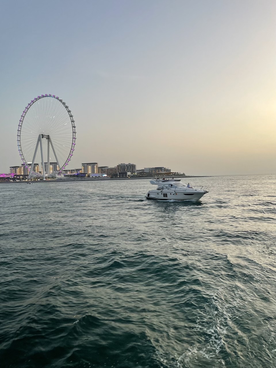 Günstige Yacht-Tour in Dubai: Reisen mit kleinem Budget