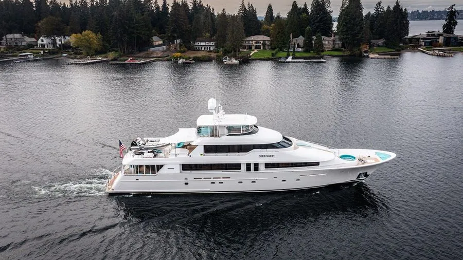 Location de yacht à Newport avec visites historiques : un voyage sur les traces du passé