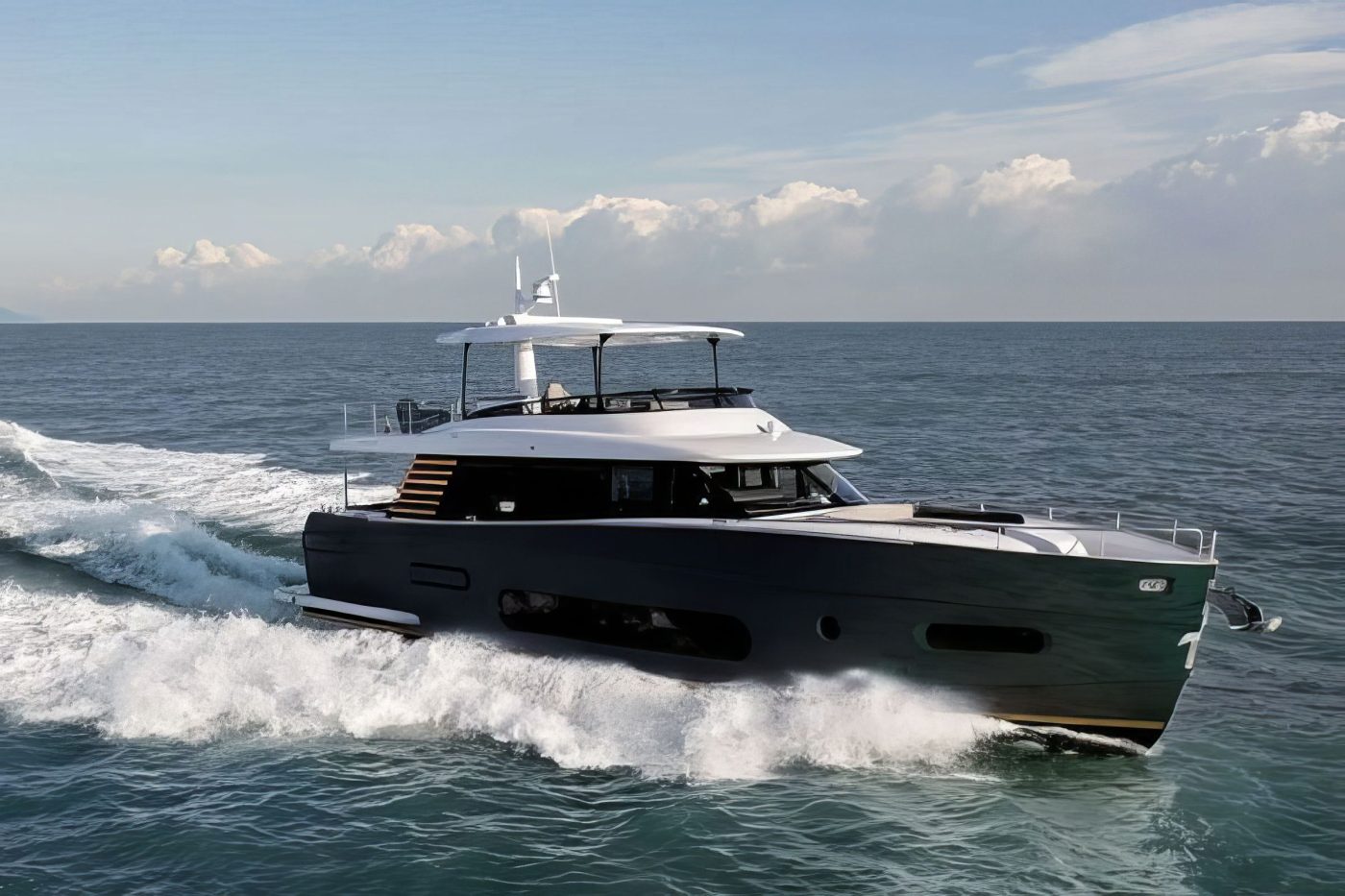 AZIMUT MAGELLANO 66