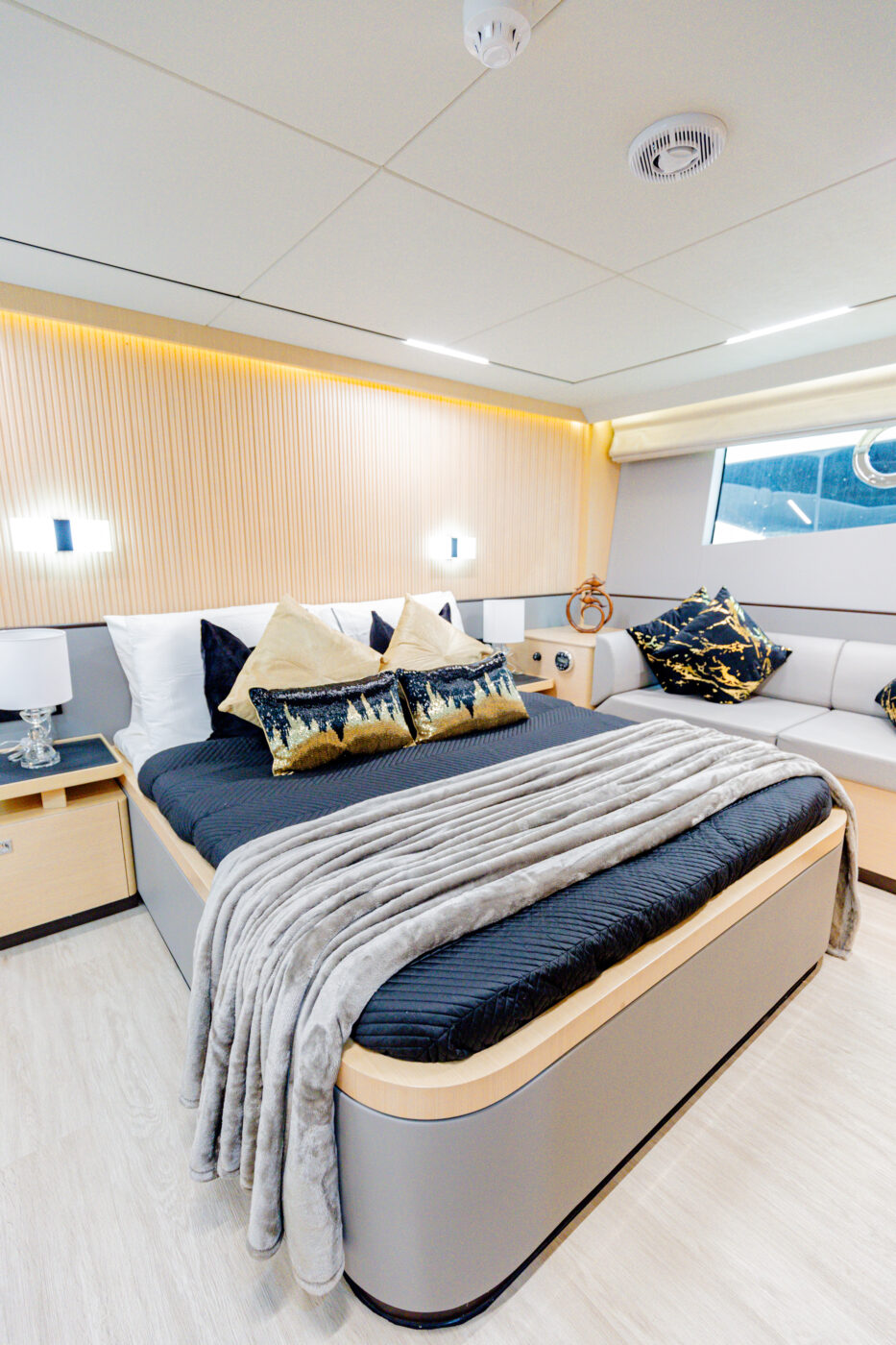 Yacht Sky Walker Reno