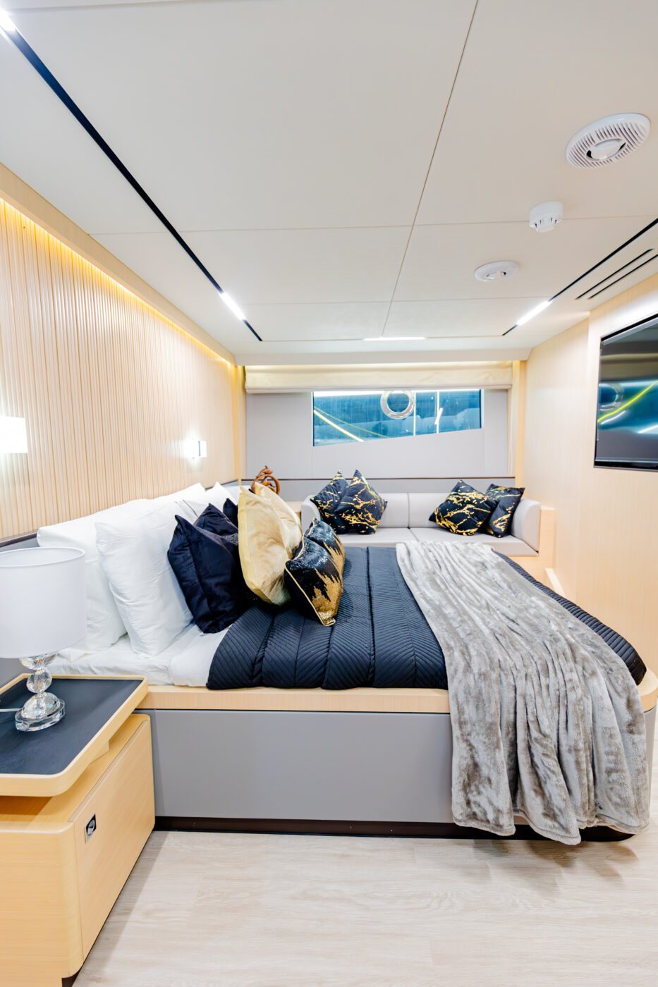 Yacht Sky Walker Reno