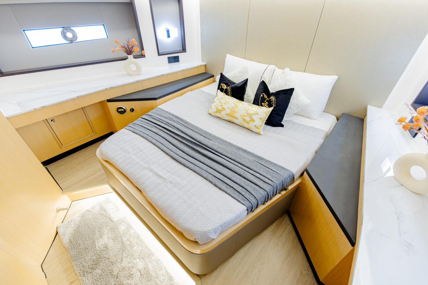 Yacht Sky Walker Reno