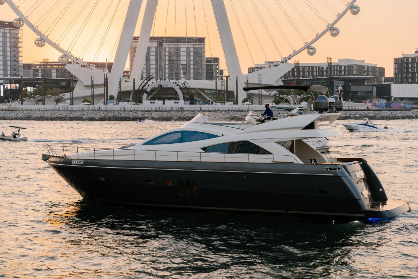 Yacht Princess 70 Grey Shark