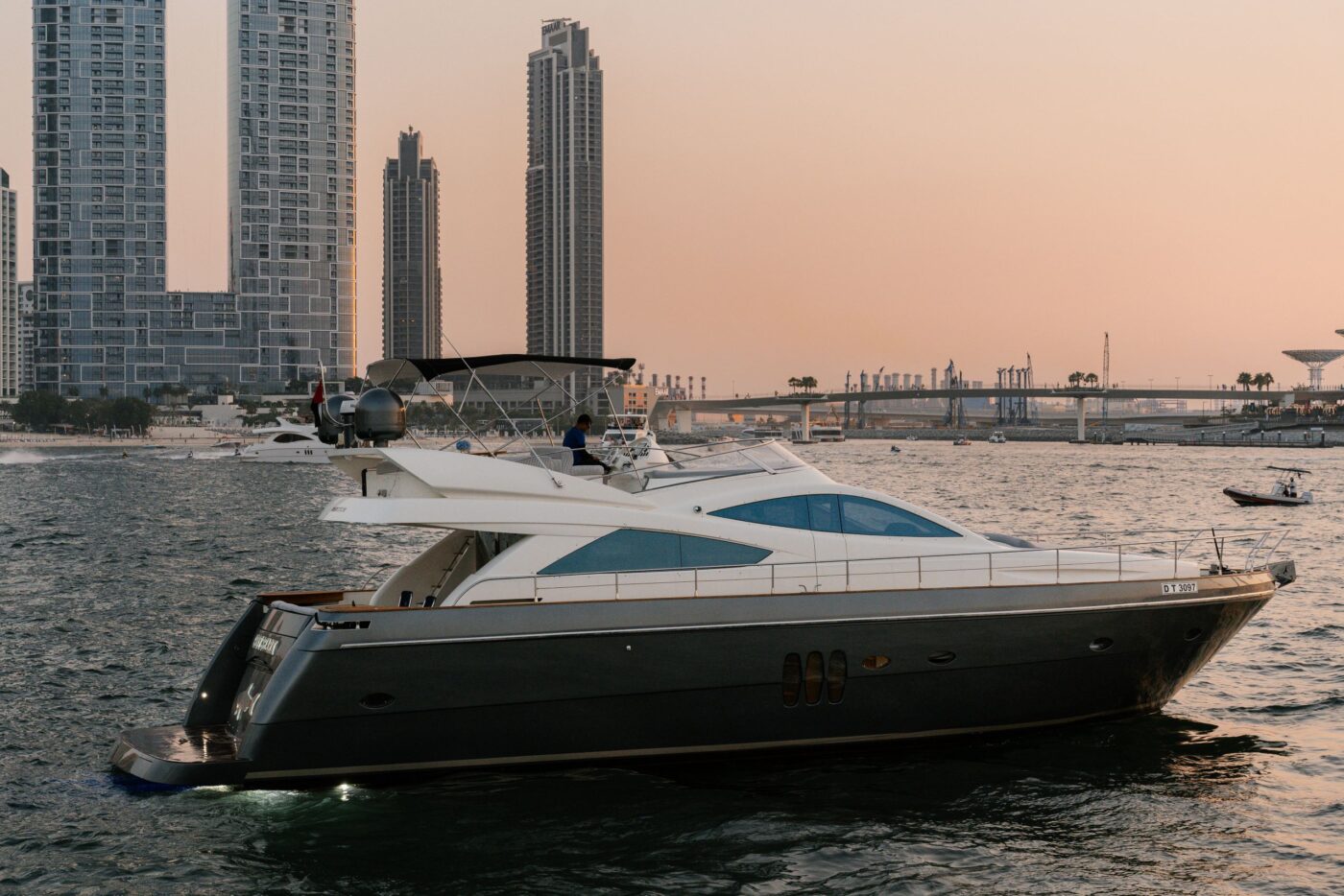 Yacht Princess 70 Grey Shark