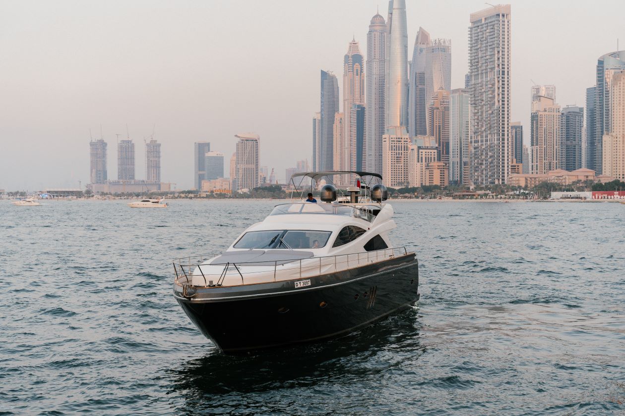 Yacht Princess 70 Grey Shark