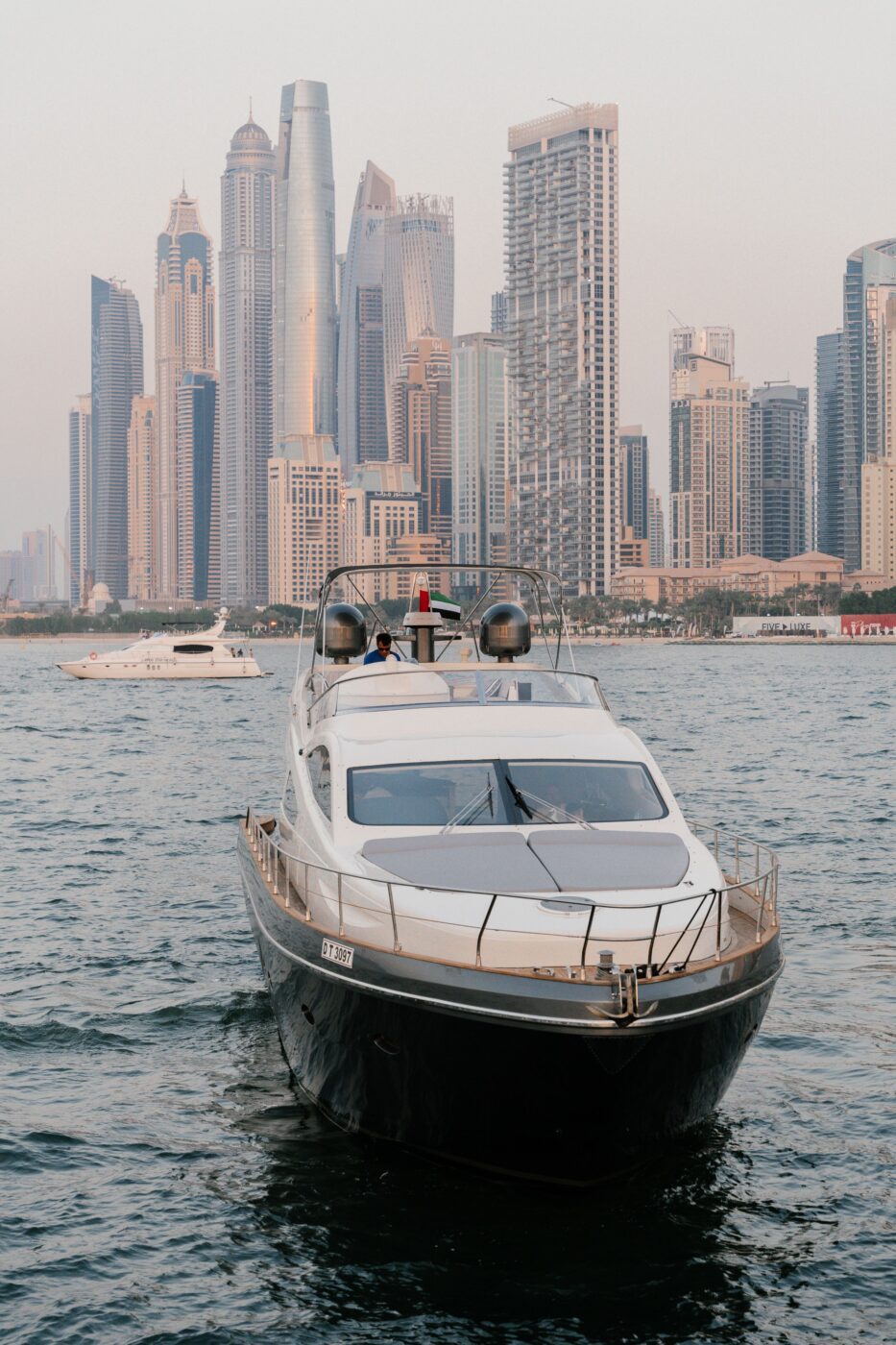 Yacht Princess 70 Grey Shark