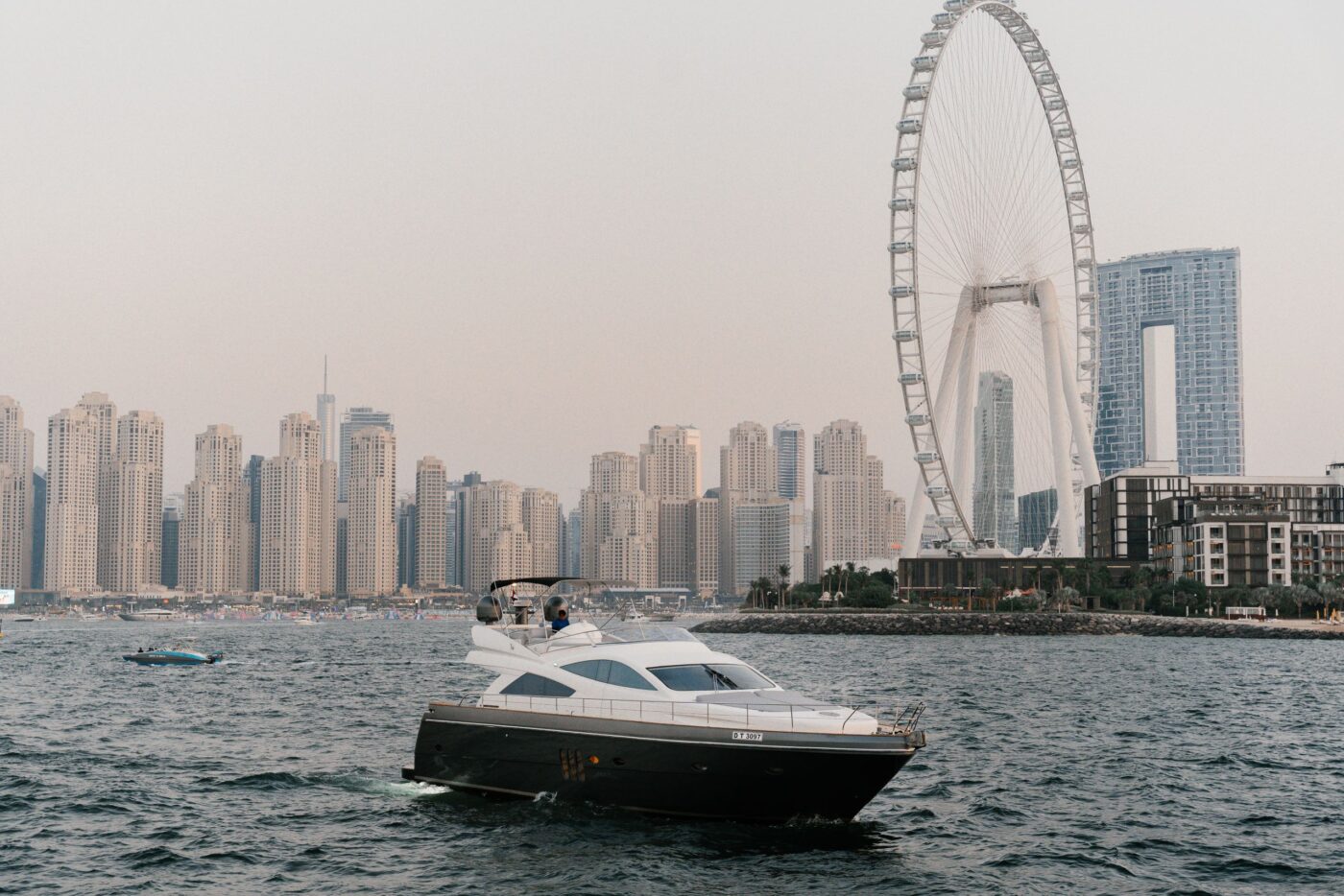 Yacht Princess 70 Grey Shark