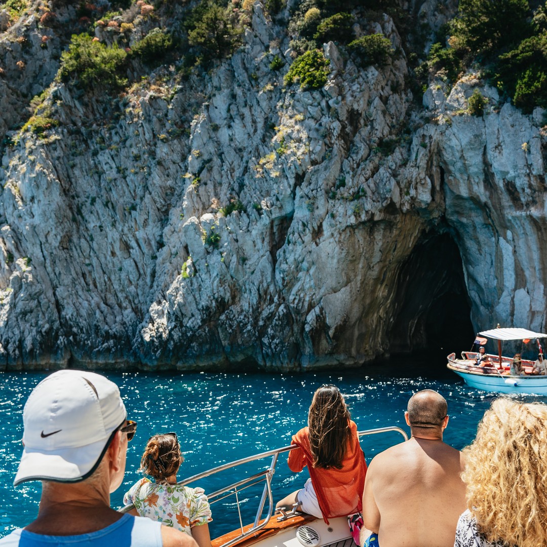 La Dolce Vita под парусами: ваш гид по яхтенному чартеру в Италии от Anyships