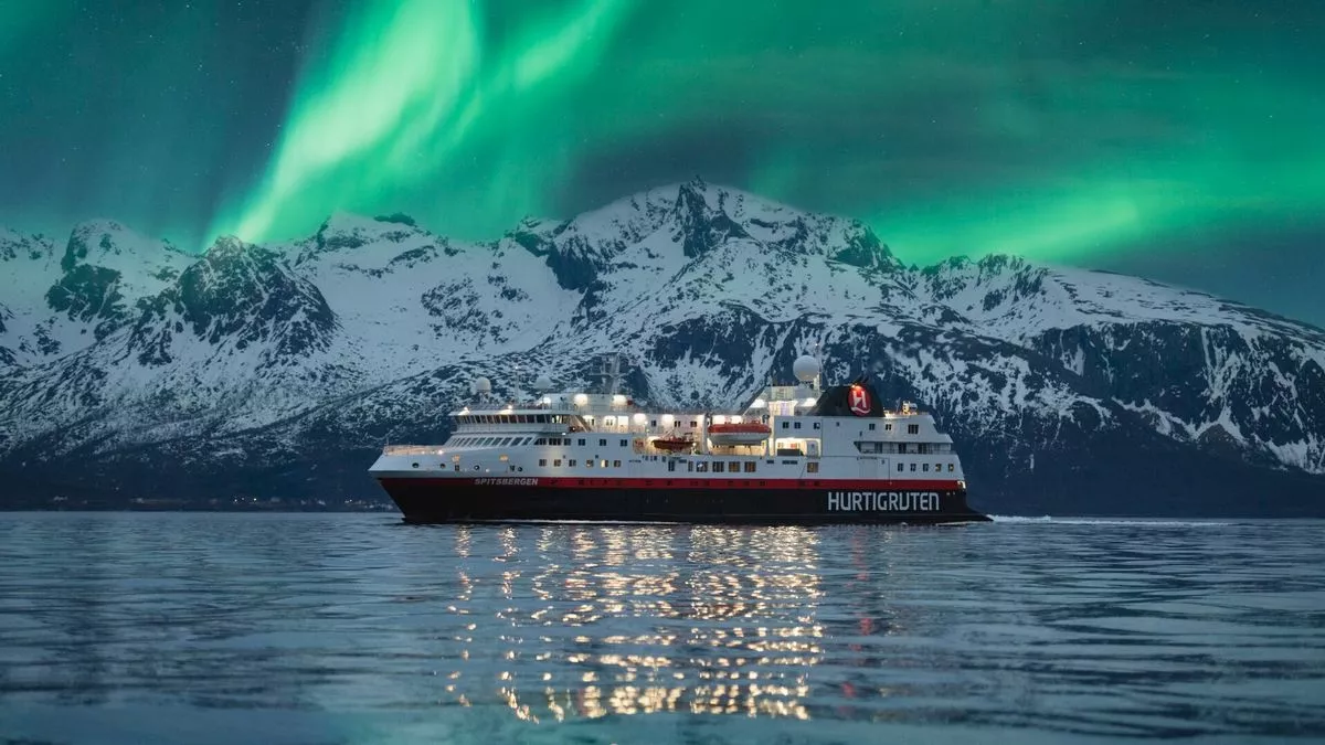 Норвегия с палубы яхты: Фьорды, водопады и северное сияние в 2025 году